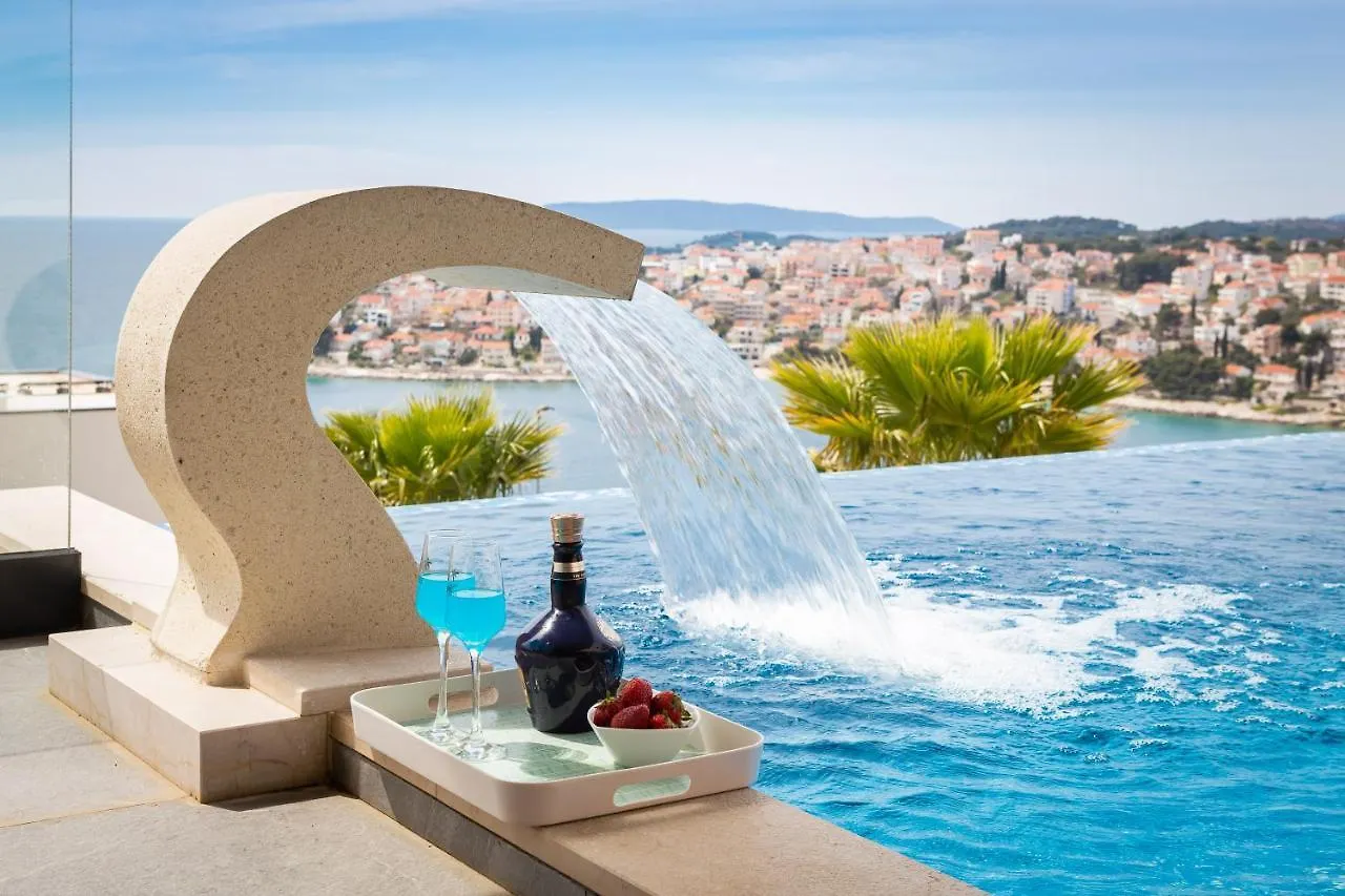 Luxury Villa Black Pearl With Pool Trogir