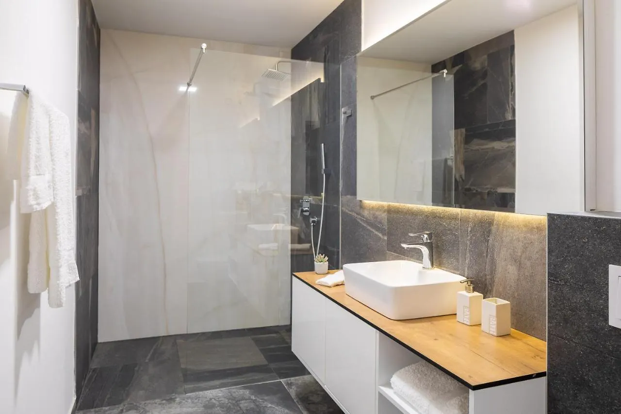 Luxury Villa Black Pearl With Pool Trogir 0*,
