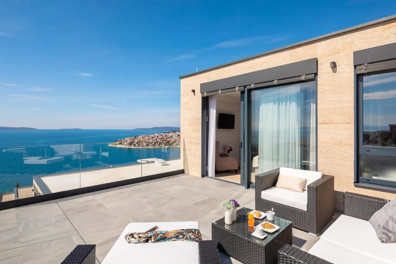 Luxury Villa Black Pearl With Pool Trogir