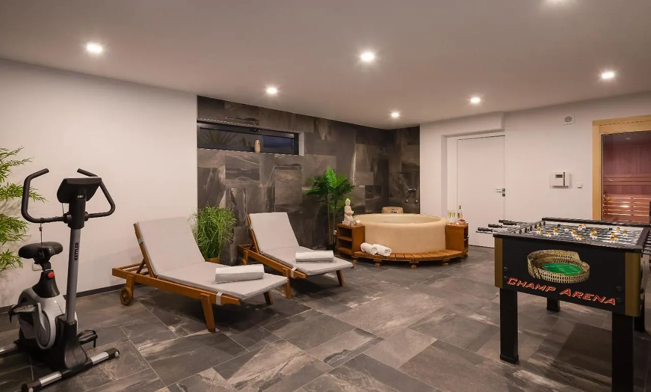 Luxury Villa Black Pearl With Pool Trogir