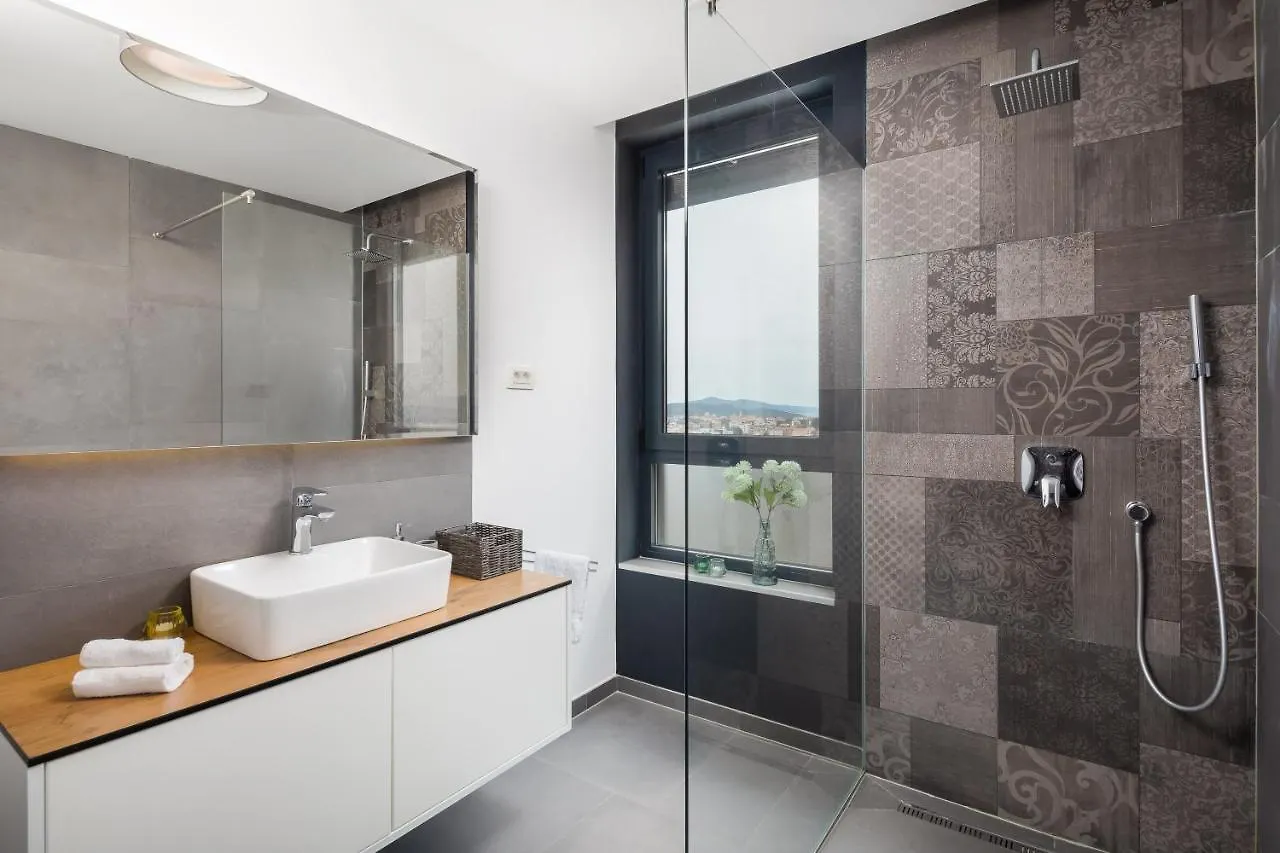Luxury Villa Black Pearl With Pool Trogir