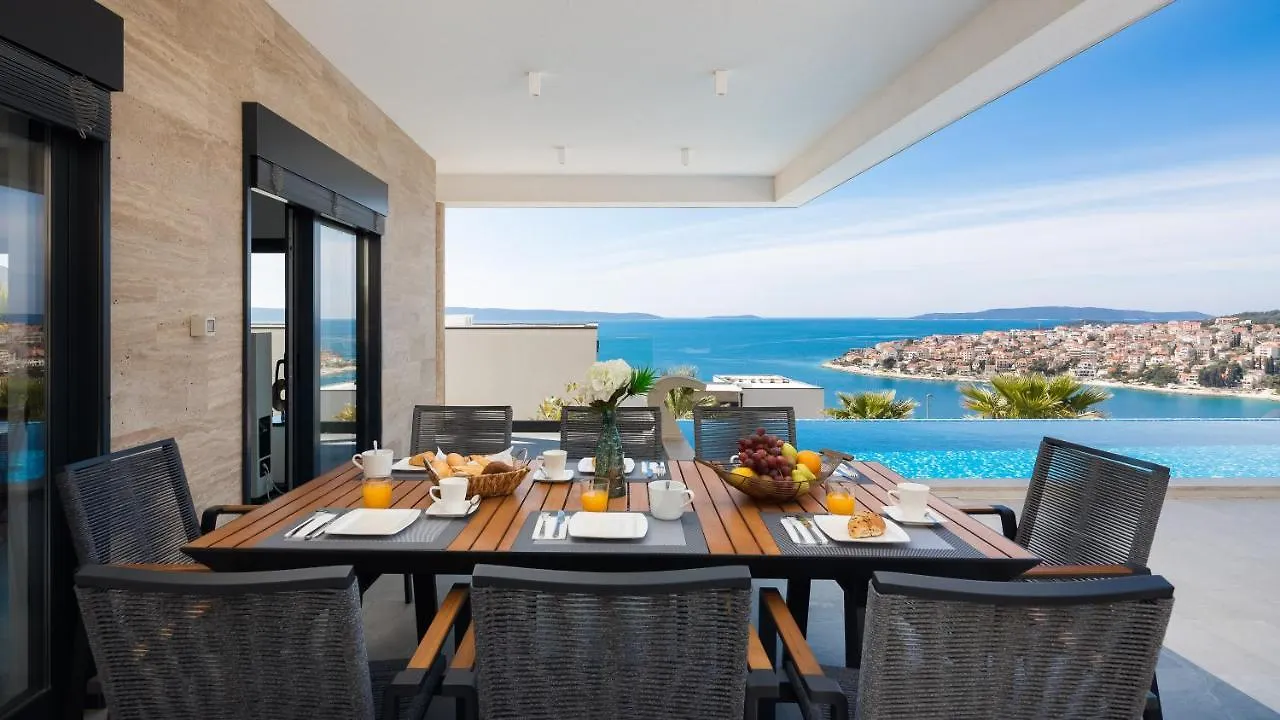 Luxury Villa Black Pearl With Pool Trogir