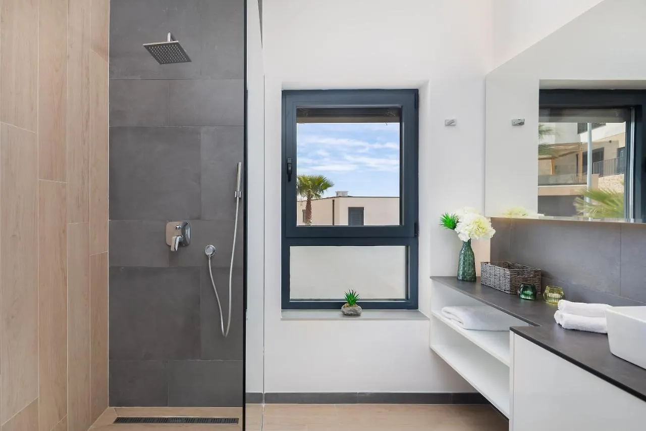 Luxury Villa Black Pearl With Pool Trogir