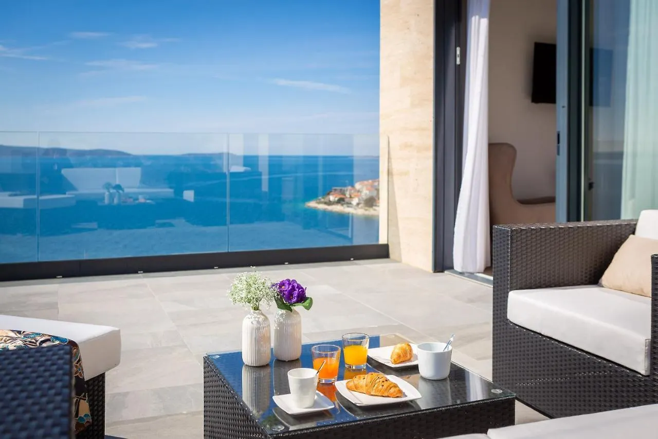 Luxury Villa Black Pearl With Pool Trogir