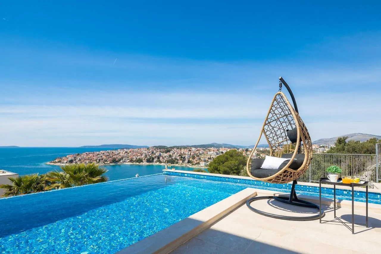 Luxury Villa Black Pearl With Pool Trogir