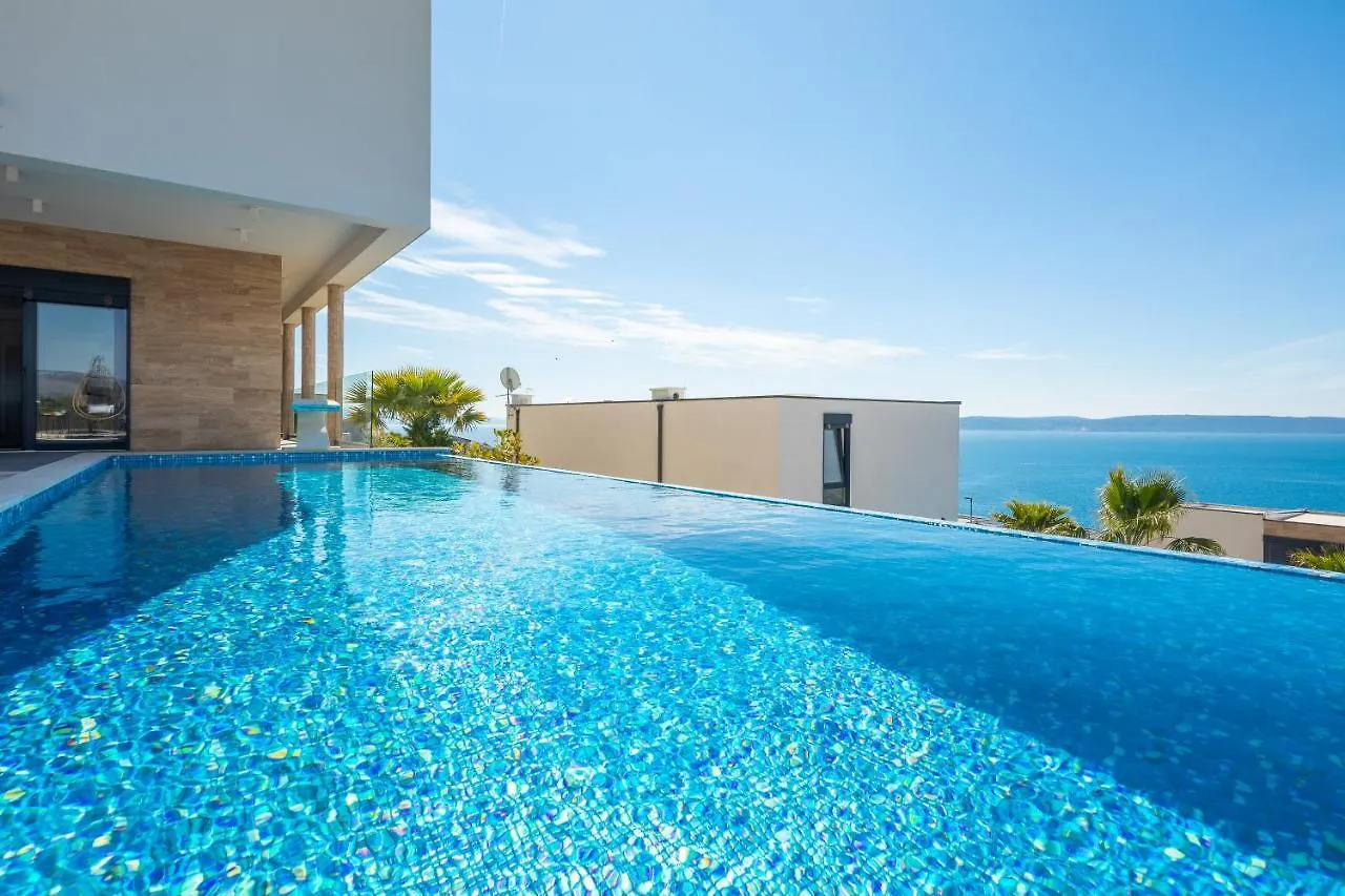 Luxury Villa Black Pearl With Pool Trogir