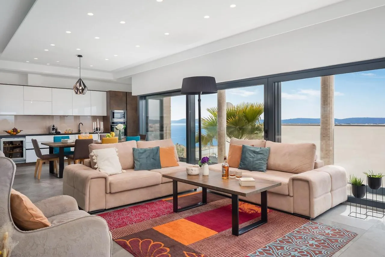 Luxury Villa Black Pearl With Pool Trogir