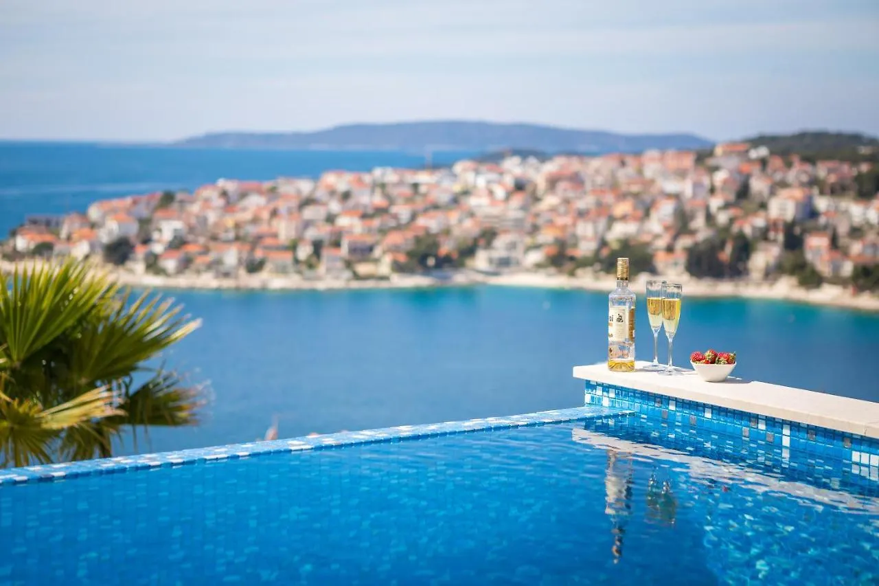 Luxury Villa Black Pearl With Pool Trogir Kroatien