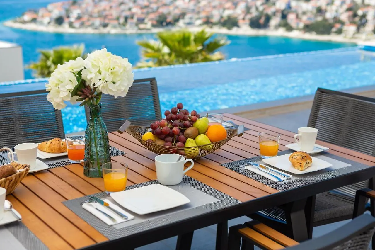 Luxury Villa Black Pearl With Pool Trogir