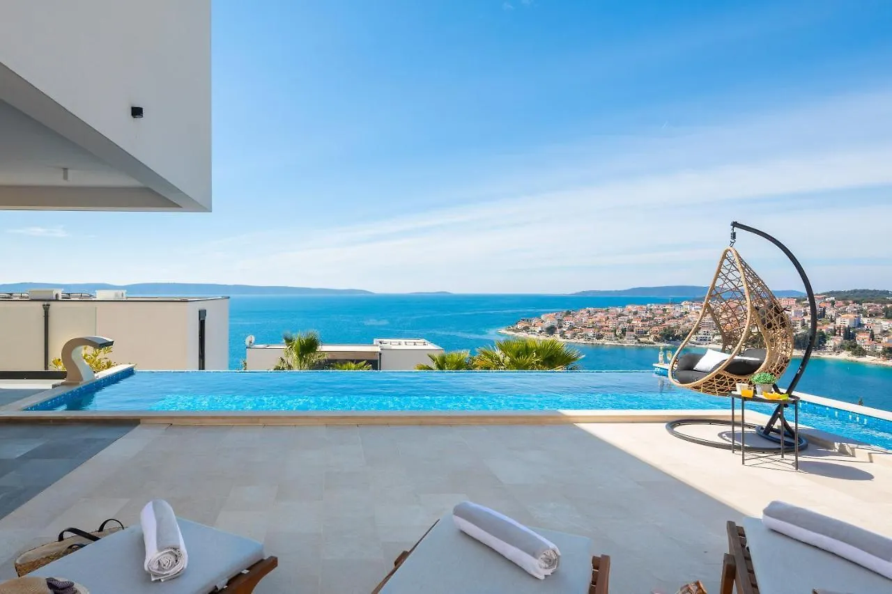 Luxury Villa Black Pearl With Pool Trogir