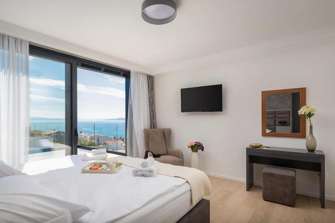 Luxury Villa Black Pearl With Pool Trogir