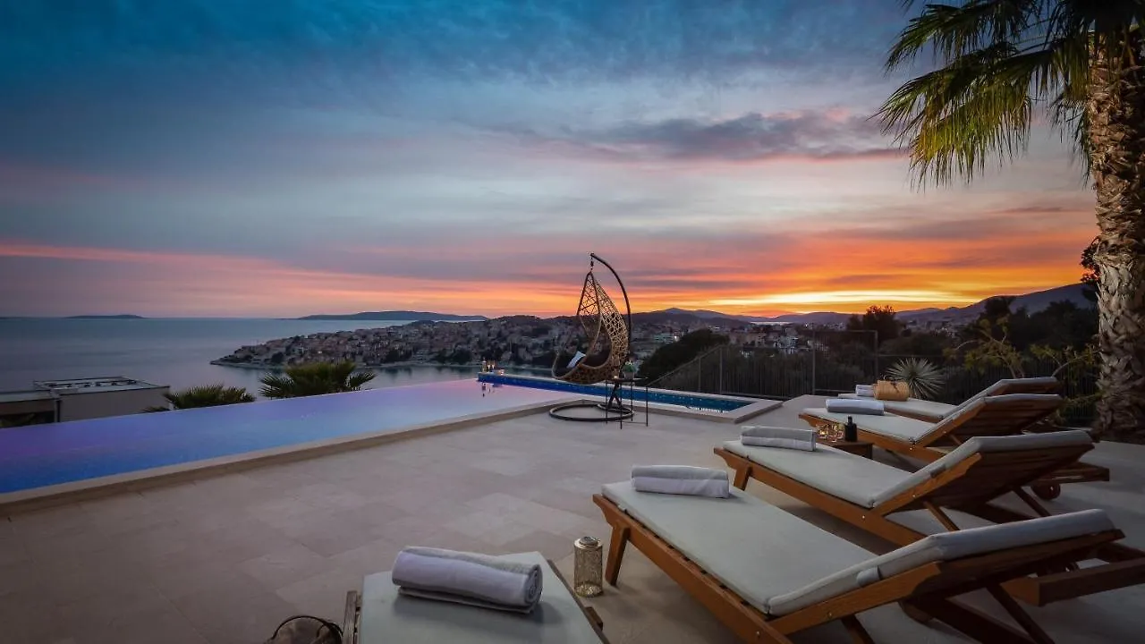 Luxury Villa Black Pearl With Pool Trogir